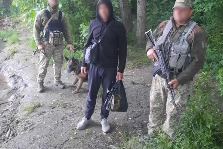 Через Дунай на гумовій подушці: на Одещині прикордонники затримали втікача
